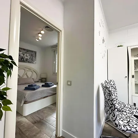 A8 - En La Carihuela, 2 Dormitorios, Wifi, A 100 Metros De La Playa Torremolinos