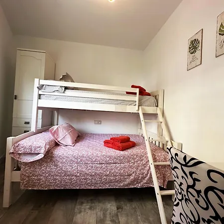A8 - En La Carihuela, 2 Dormitorios, Wifi, A 100 Metros De La Playa Torremolinos